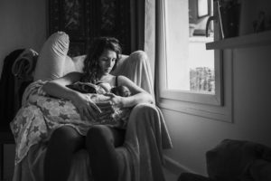 séance nouveau né à domicile - grasse - elleseteuxphotographie - photographe lifestyle - french riviera - geneva - cannes