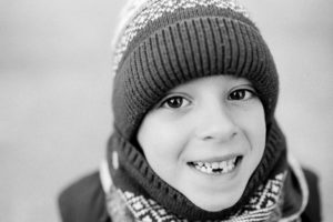 caroline liabot photographe - portrait d'enfant - sur le chemin de l ecole - projet perso - portra 400 - photo argentique - carmencitalab