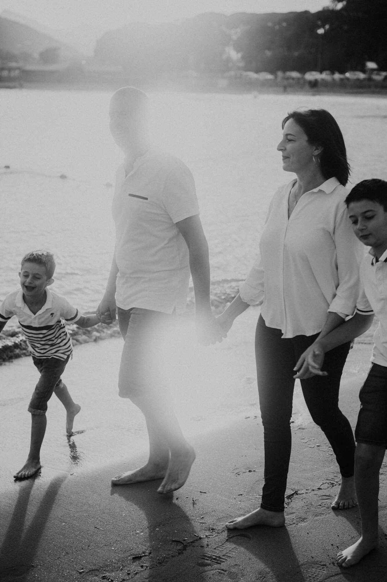 séance photo famille mandelieu - photos de famille a la plage - caroline liabot 