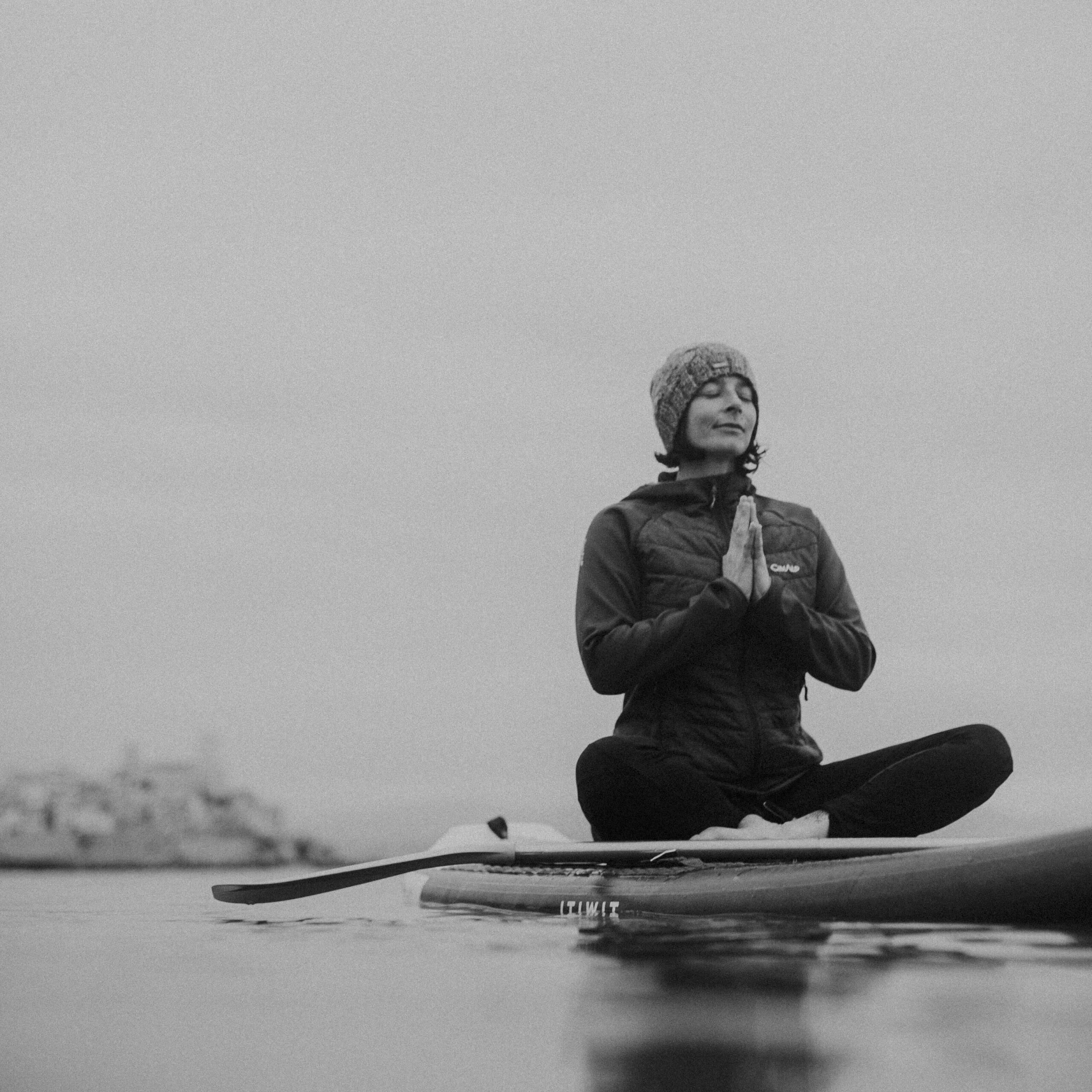 séance yoga paddle antibes - photographe paddle french riviera - caroline liabot 