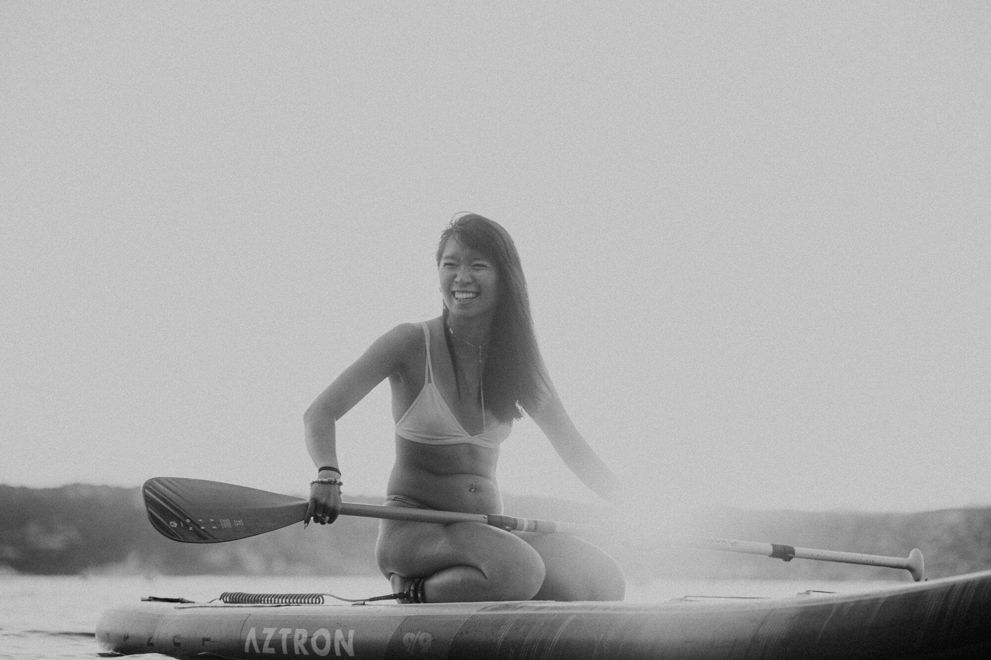 paddle femme aztron global - sortie photo paddle antibes - caroline liabot
